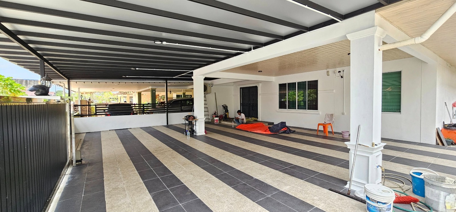 Selepas pasang lantai baharu oleh Peace Construction, Kuching